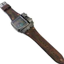 Load image into Gallery viewer, Large Dial  Three Tone Watch with Leather Band
