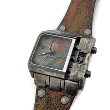Load image into Gallery viewer, Men&#39;s Large Dial  Three Tone Watch with Leather Band
